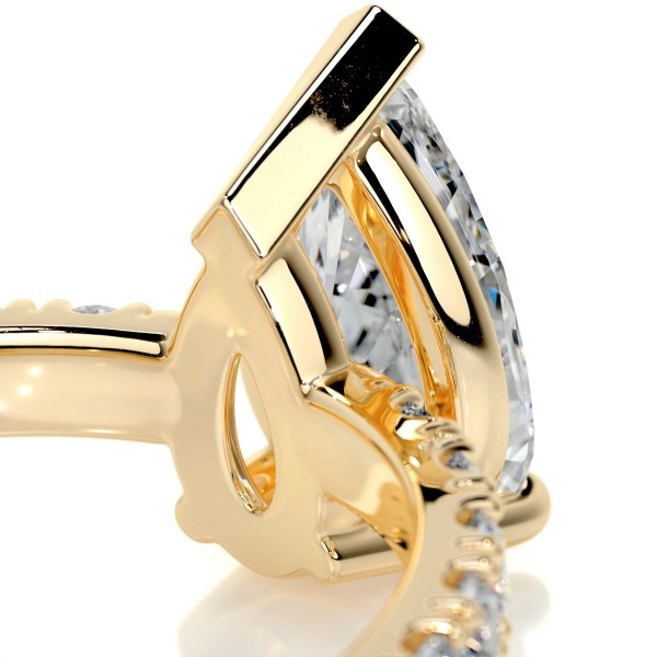 Gleaming Reflection Gold Diamond Ring Pear 10 0e7dd73d