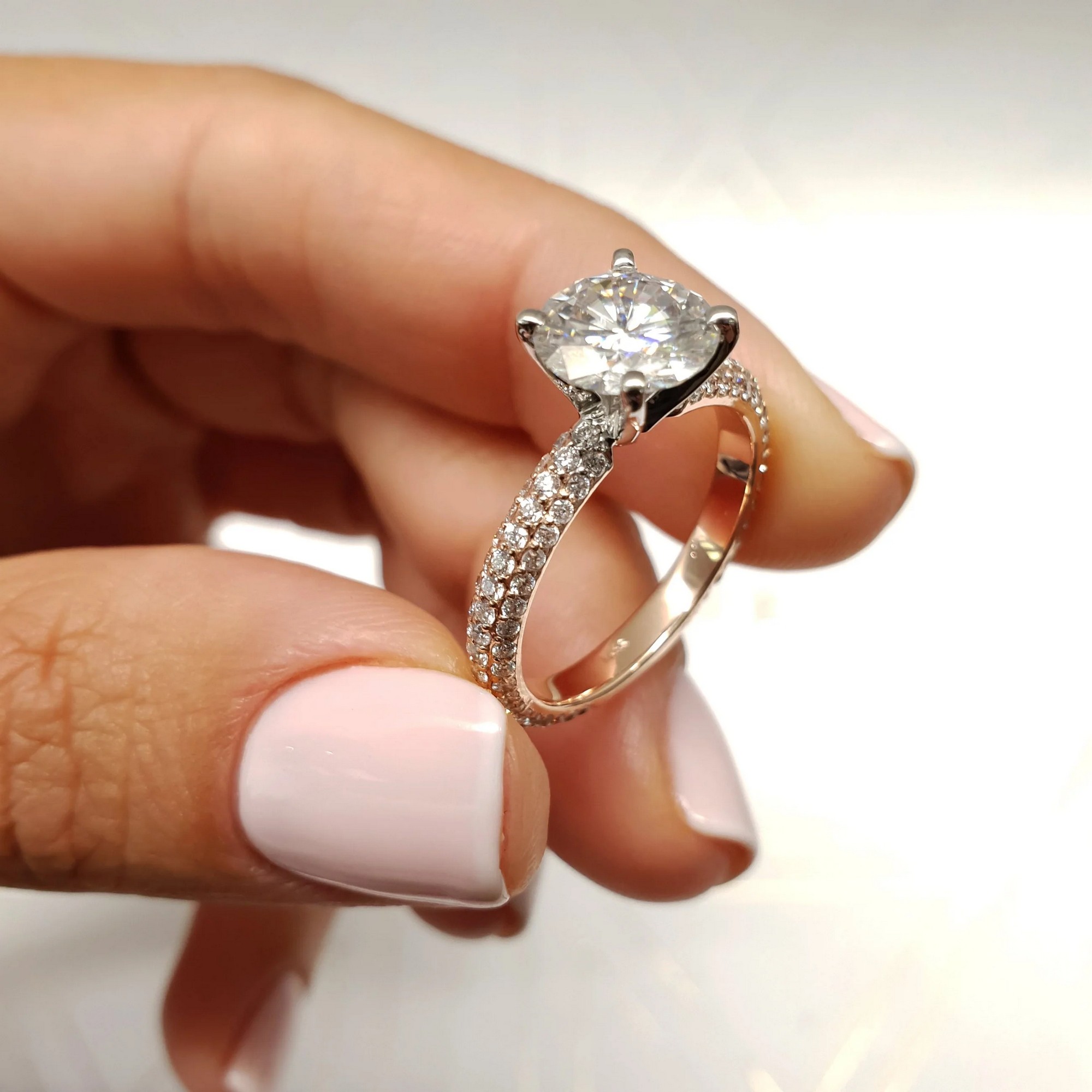 Timeless Beauty Gold Diamond Ring Round 1 4e696470