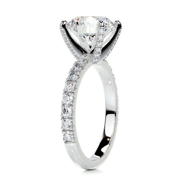 Timeless Glamour Gold Diamond Ring Round 8 7108944c