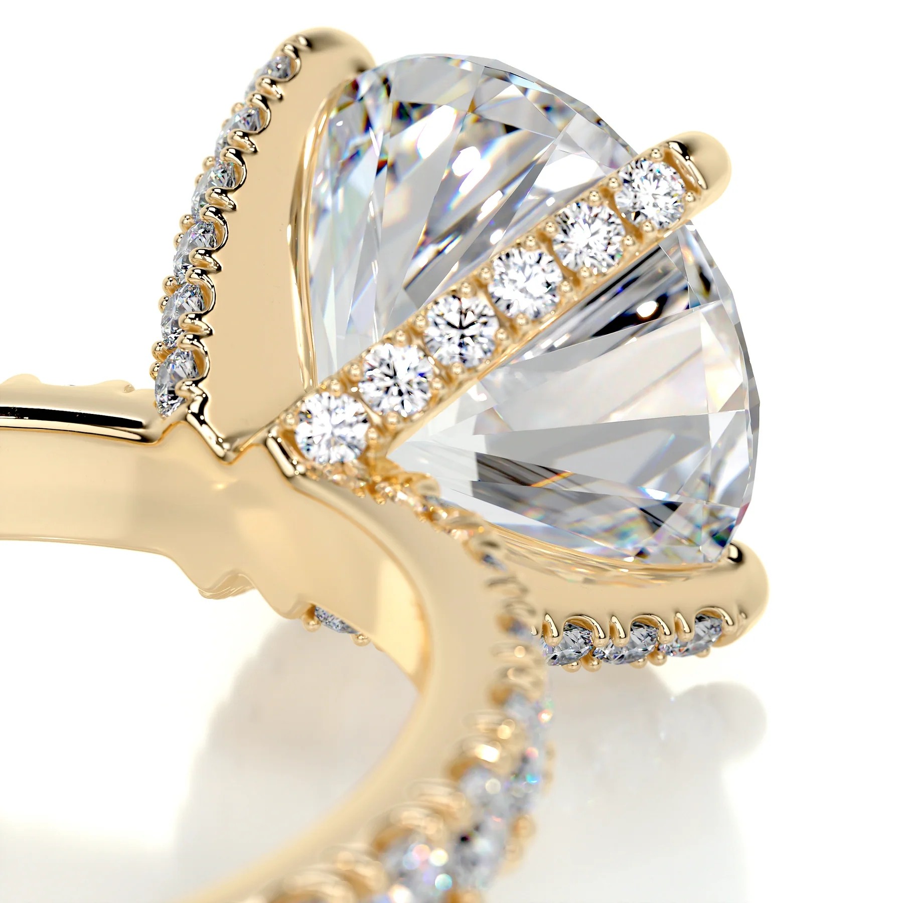 Timeless Glamour Gold Diamond Ring Round 11 fa905e5c